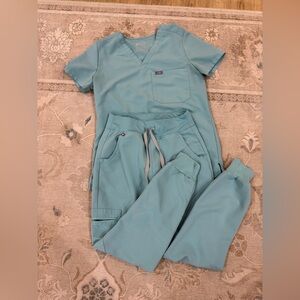 Figs Fresh Aqua HW Zamora Joggers & Catarina Top